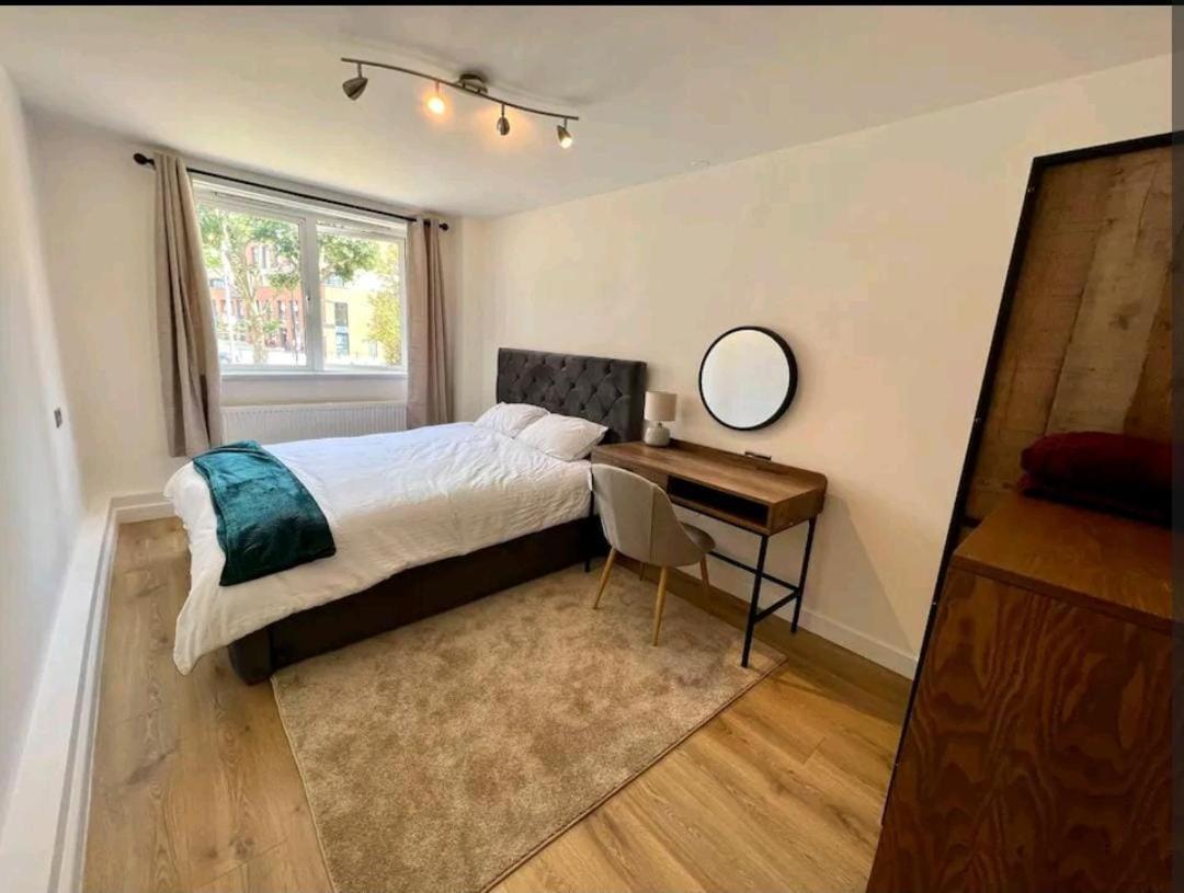 Lovely 2Br Suite In Bow, E3 Londýn Exteriér fotografie