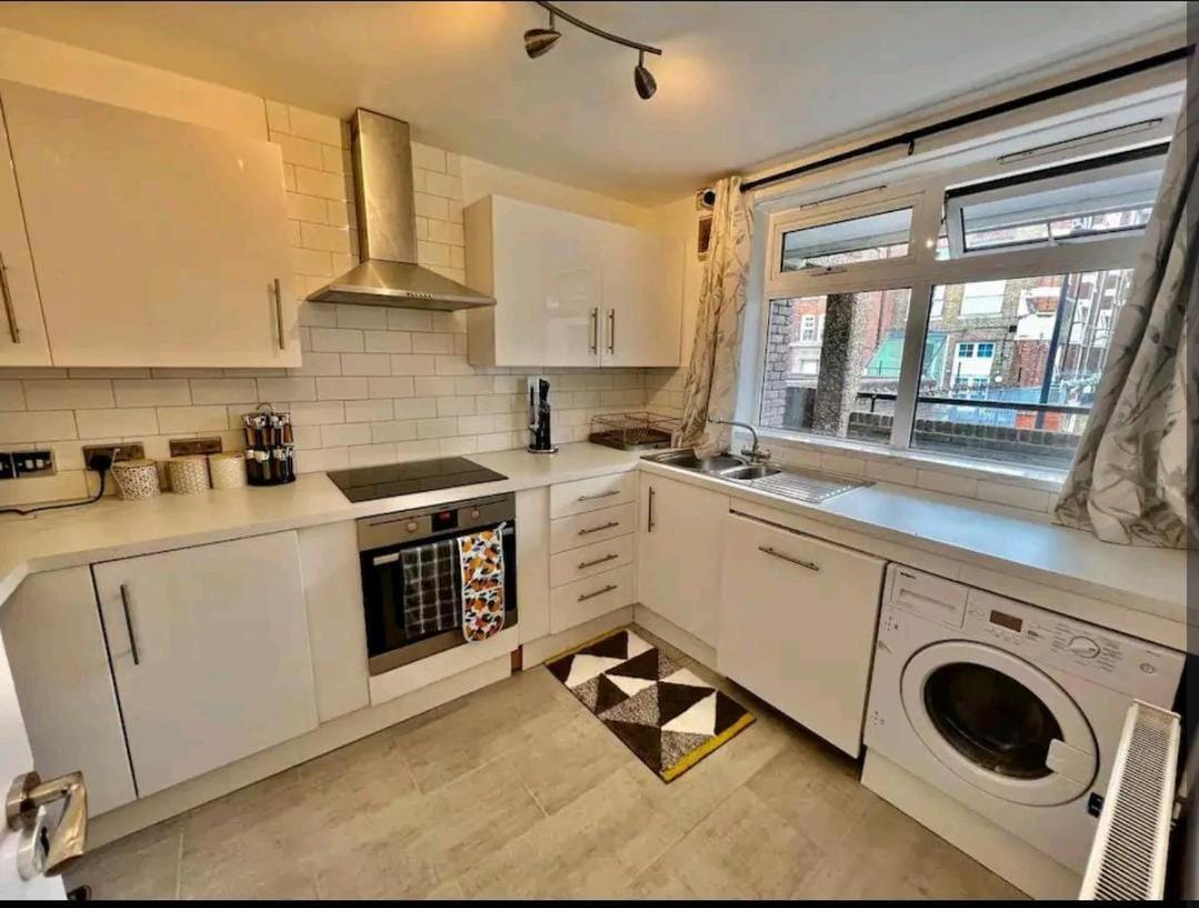 Lovely 2Br Suite In Bow, E3 Londýn Exteriér fotografie