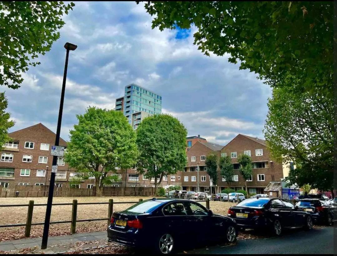 Lovely 2Br Suite In Bow, E3 Londýn Exteriér fotografie